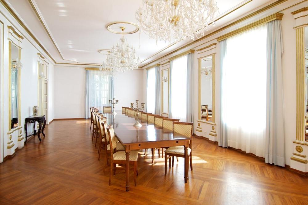 Palac W Malkowie Warta ภายนอก รูปภาพ